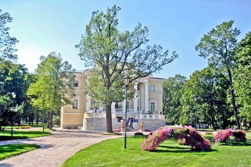 Фуршетный зал Дворца бракосочетания №3. Вид с улицы
