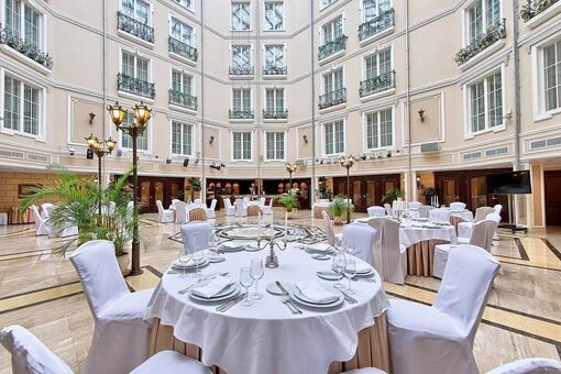 Ресторан Гранд Отель Эмеральд / Grand Hotel Emerald
